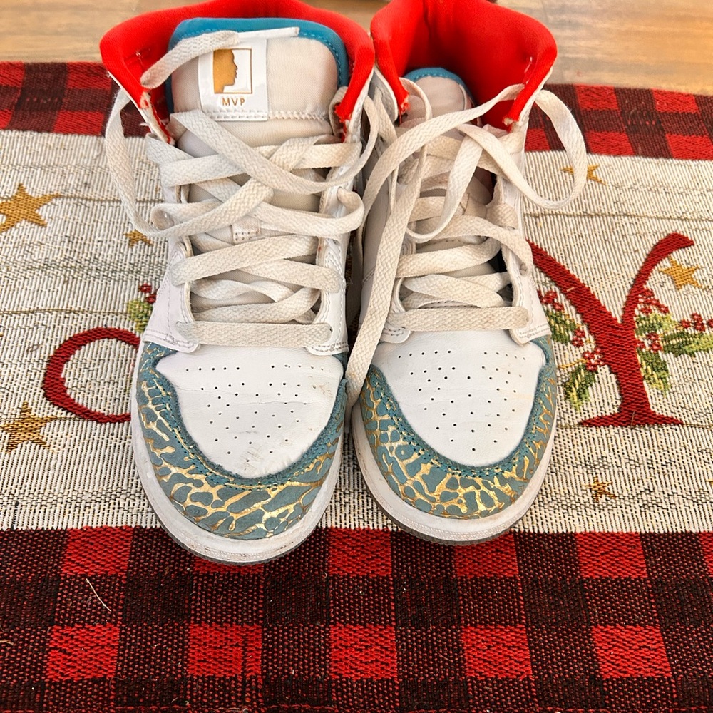 Girls Jordan 1